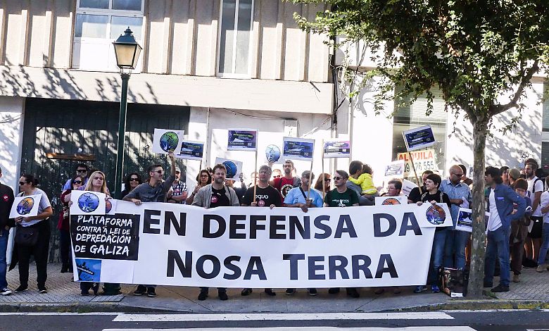 2017-10-06 concentracion Lei depredacion 002.jpg